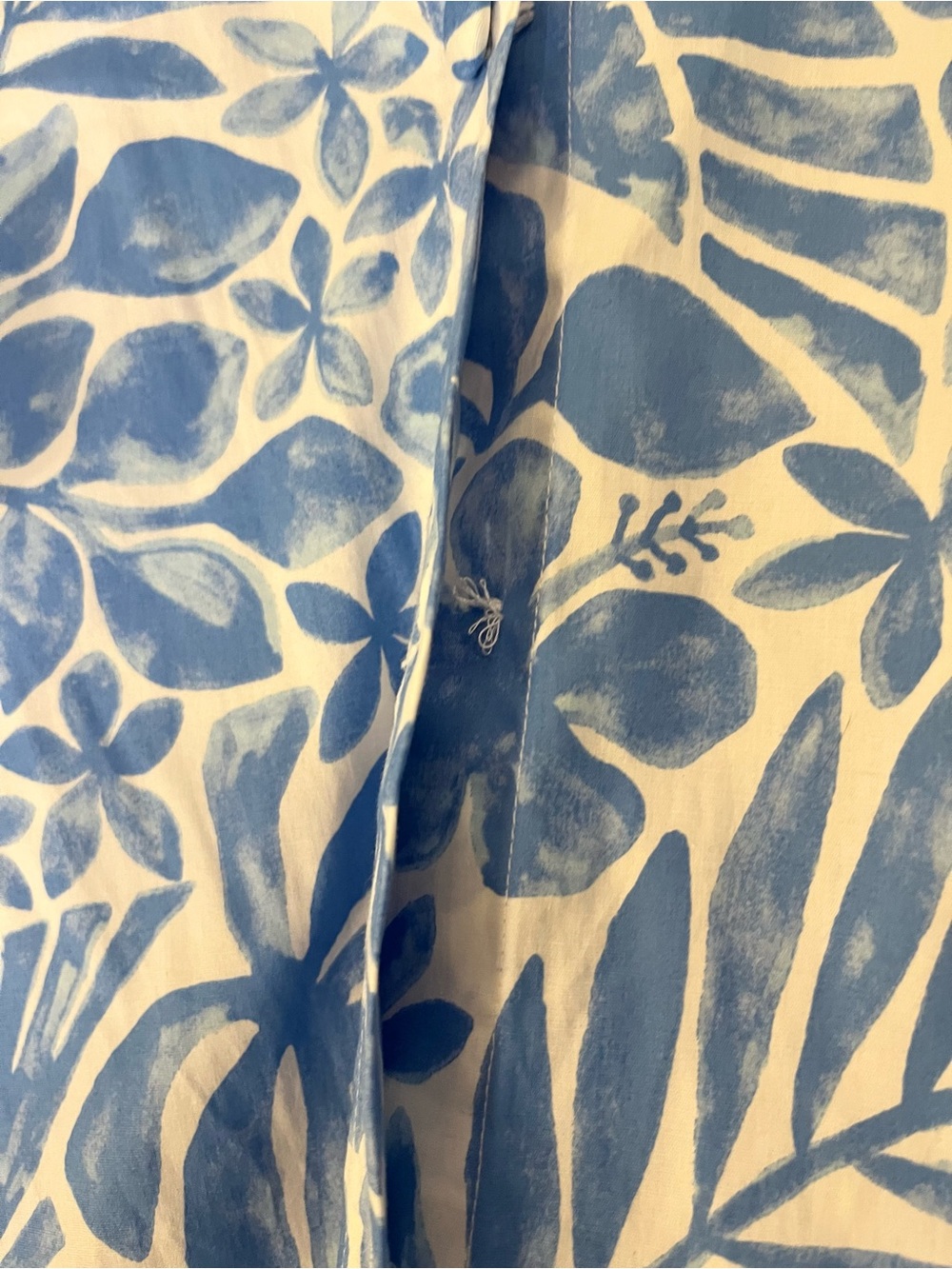 crown & ivy Blue White Floral Ruffle-Sleeve Midi Dress - Picture 6 of 6